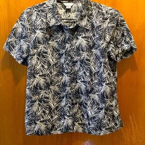 3/$15. Short sleeved shirt, button down